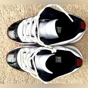 Air Jordan 11 Retro Low ‘Concord- Bred